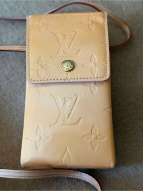 Louis Vuitton Light Yellow Vernis w/Pink Interior Accessory Mini Crossbody